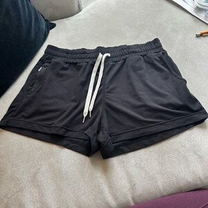 Black Women's vuori performance Shorts